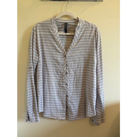 Mountain Hardwear Tops - Mountain Hardwear Women's Button Down